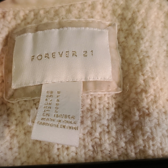 Cream knitting button up sweater in good conditio - Picture 3 of 4